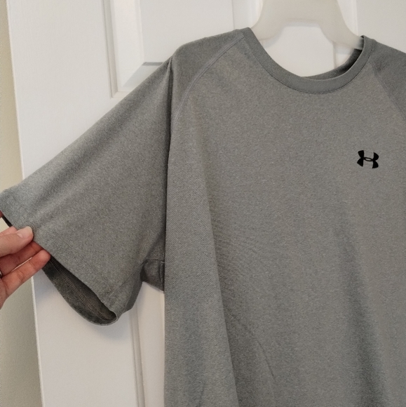 *5 for $20* Under Armour heatgear shirt - Picture 7 of 8
